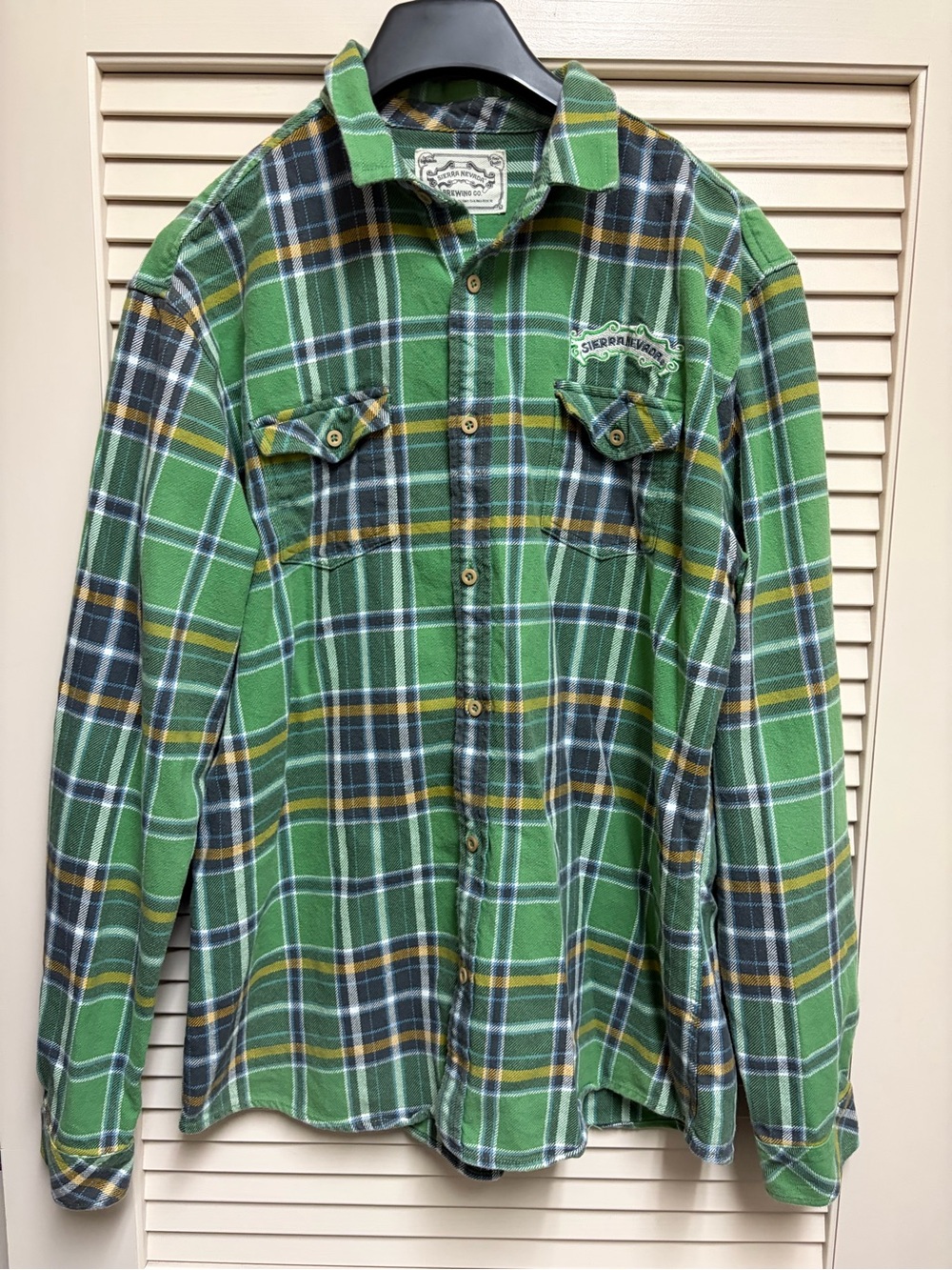 Sierra Nevada Brewing Co Flannel Shirt Mens XL Green Plaid Button Up Embroidered